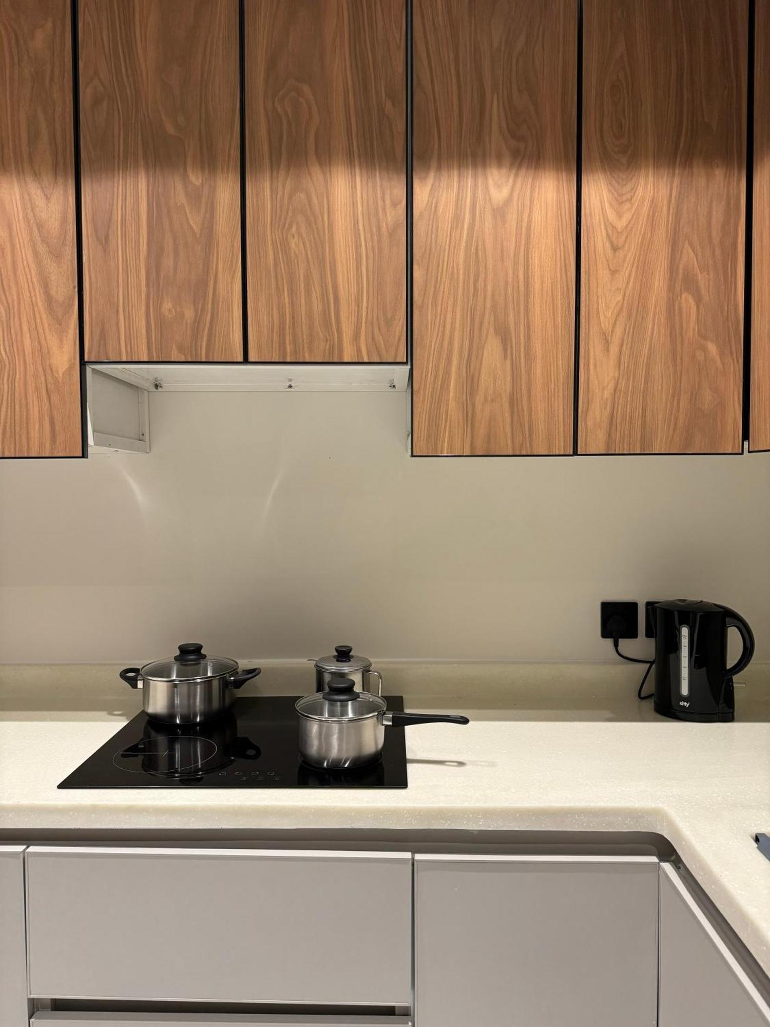 Sunrise Luxury Two Bedroom Apartment *